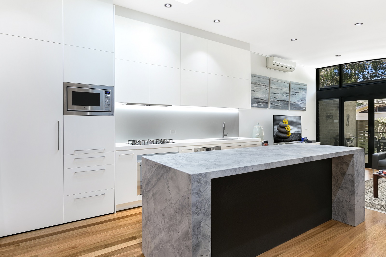 AFTER Lilyfield Renovation, Polyurethane kitchen with Super White Granite in a honed finish