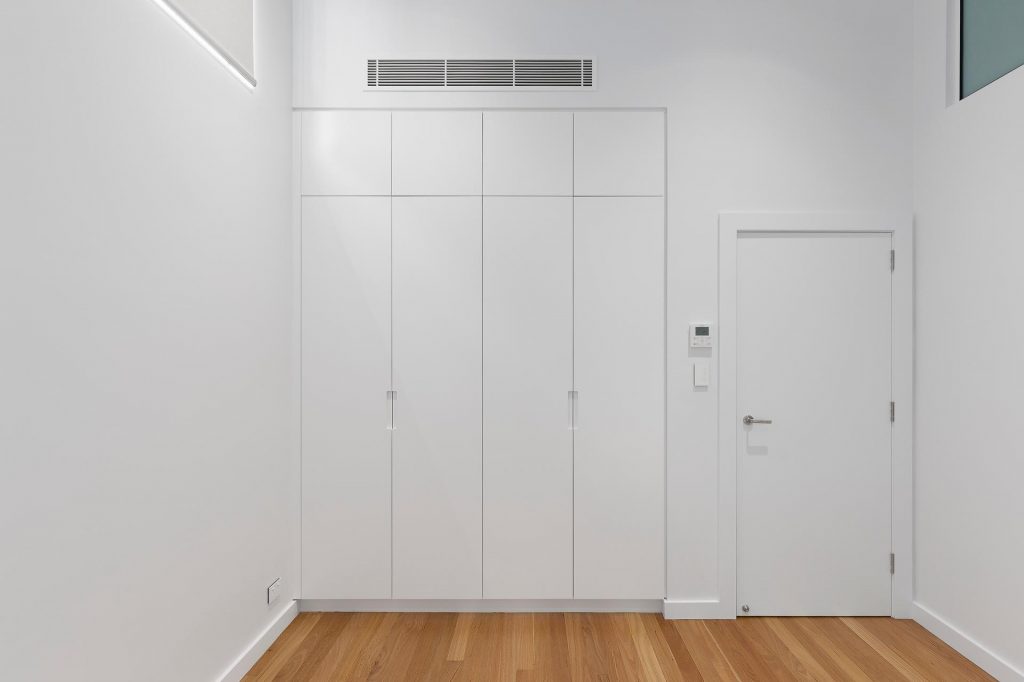 Laminate wardrobe with integrated handles - Freshwater, Sydney